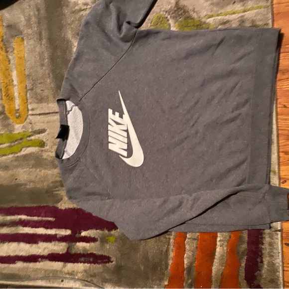 Nike waist band an sweatshirt. - Picture 2 of 5
